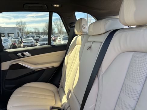 Used 2021 BMW X5 xDrive40i w/ Premium Package image 34