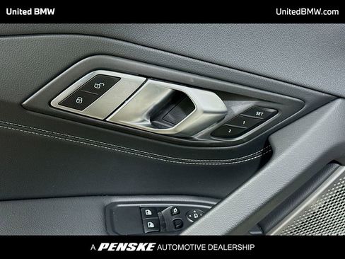 Used 2022 BMW Z4 M40i w/ Premium Package image 3