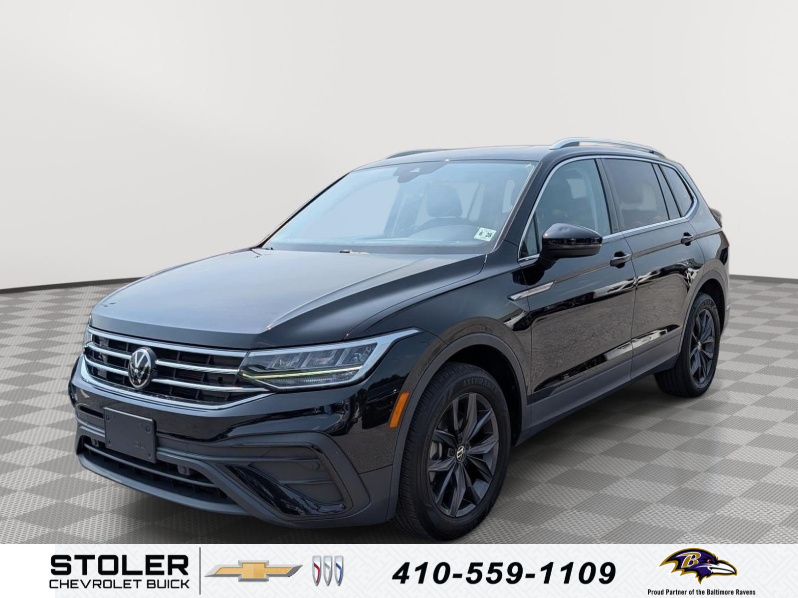 Used 2023 Volkswagen Tiguan SE w/ Panoramic Sunroof Package AWD/4WD image 1