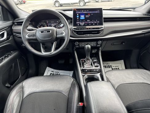 Used 2025 Jeep Compass Trailhawk AWD/4WD image 35