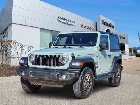 Used 2024 Jeep Wrangler Sport AWD/4WD image 2