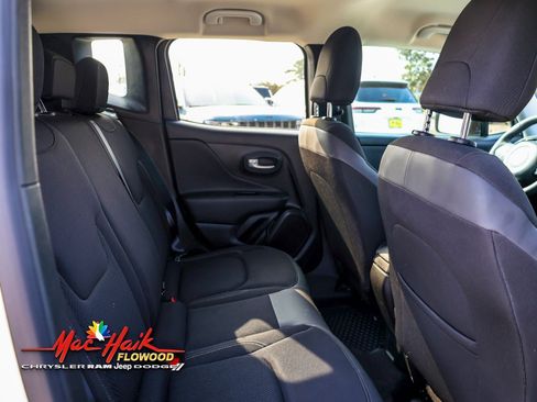 Used 2023 Jeep Renegade Altitude image 9