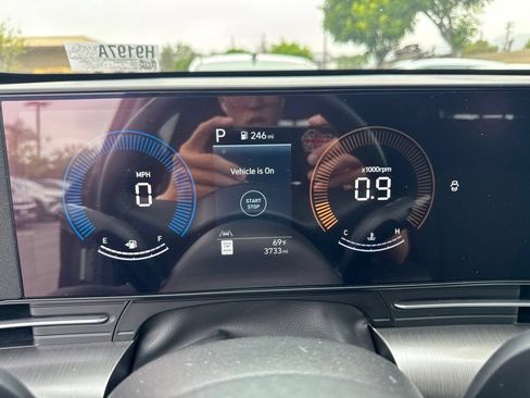 Certified 2025 Hyundai Kona SEL FWD image 7