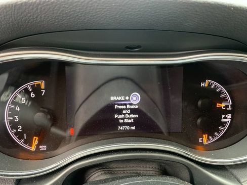 Used 2019 Jeep Grand Cherokee Limited AWD/4WD image 10