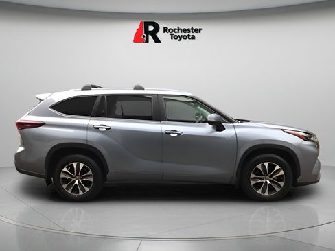 Certified 2024 Toyota Highlander XLE AWD/4WD image 8