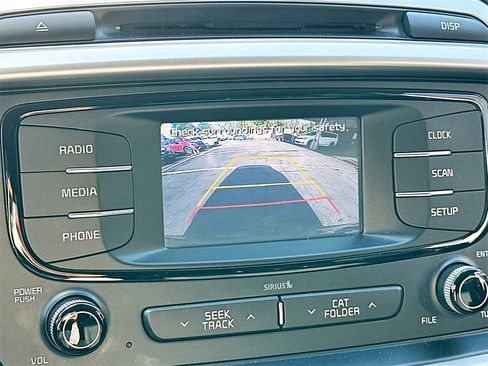 Used 2017 Kia Sorento LX image 13