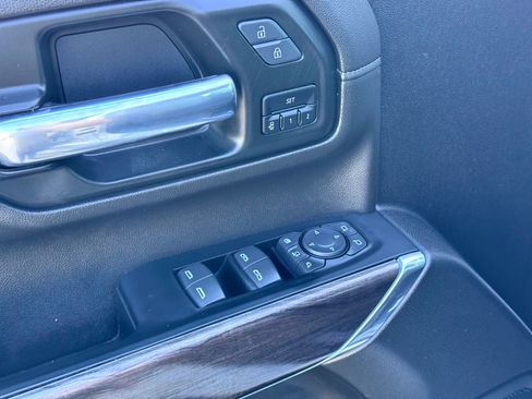 Used 2023 Chevrolet Silverado 2500 LTZ w/ LTZ Convenience Package image 16