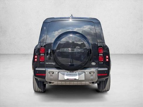 Certified 2023 Land Rover Defender 130 SE AWD/4WD image 7