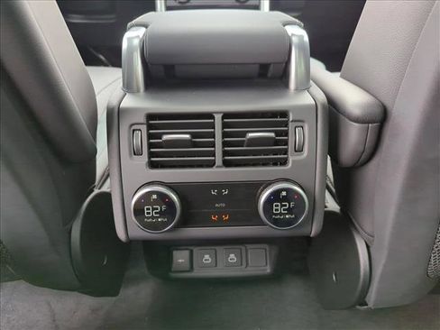 Used 2024 Land Rover Discovery Dynamic SE image 16