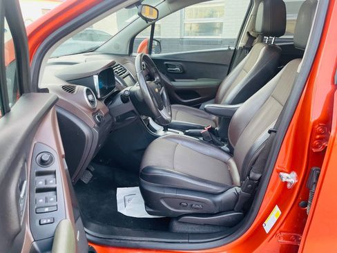 Used 2015 Chevrolet Trax LT w/ LT Sun and Sound Package image 18