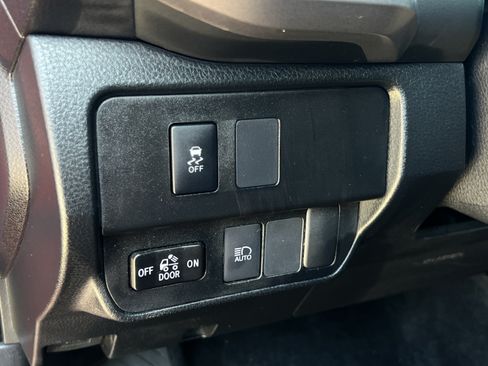 Used 2021 Toyota Tacoma SR5 RWD image 11