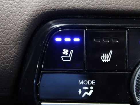 Used 2024 Honda Pilot Elite image 35