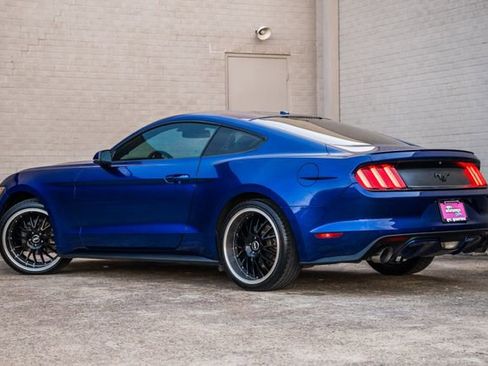 Used 2016 Ford Mustang Premium image 5