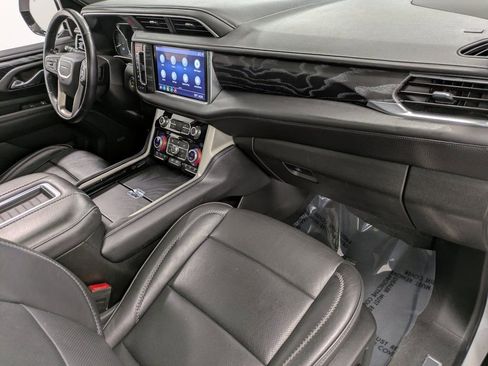 Used 2021 GMC Yukon Denali w/ Denali Premium Package image 29
