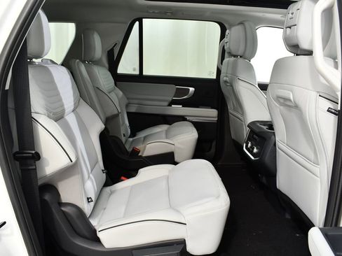 New 2026 Ford Expedition Max Platinum image 19