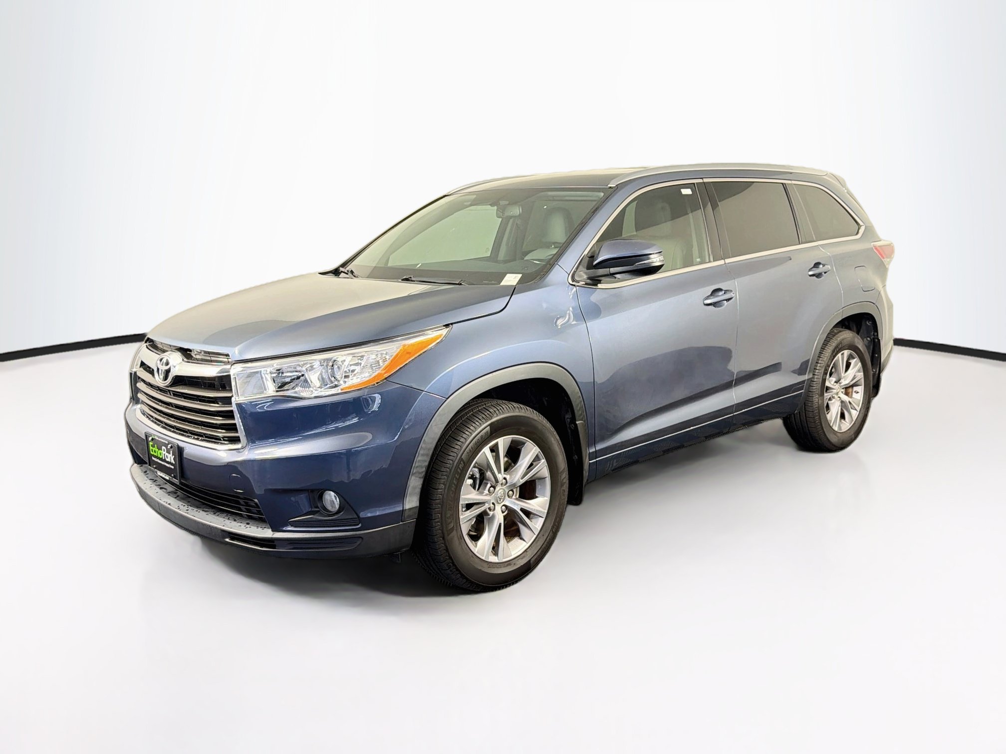 Used 2015 Toyota Highlander XLE FWD image 3