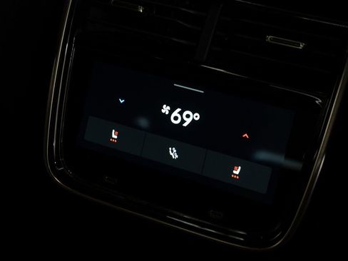 Used 2022 Rivian R1T Adventure image 31