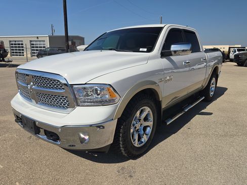 Used 2016 RAM 1500 Laramie w/ Convenience Group AWD/4WD image 7