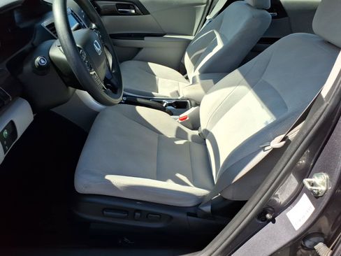 Used 2017 Honda Accord EX image 13