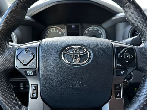 Used 2018 Toyota Tacoma TRD Sport w/ Technology Package RWD image 21