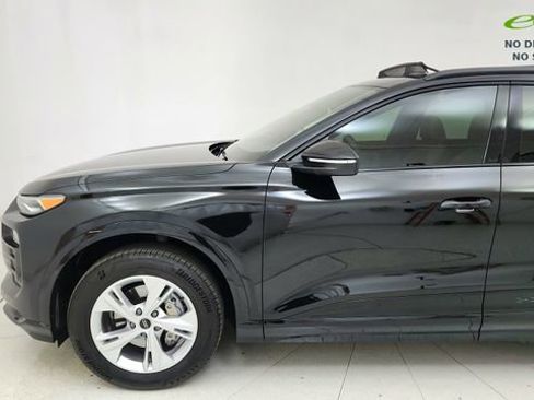 Used 2025 Audi Q6 e-tron Premium w/ Convenience Package RWD image 4