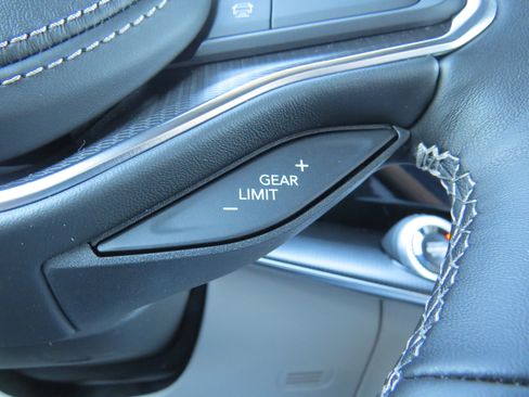 New 2026 Jeep Grand Wagoneer Summit w/ Rear Seat Video Group I image 25