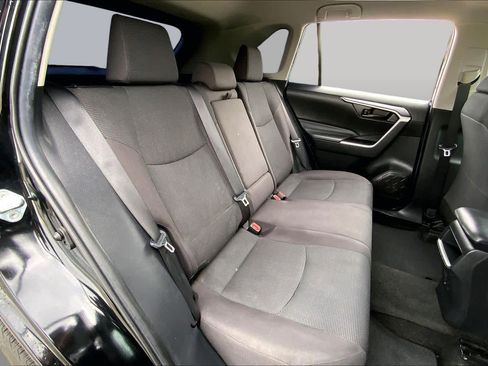 Used 2021 Toyota RAV4 LE FWD image 19