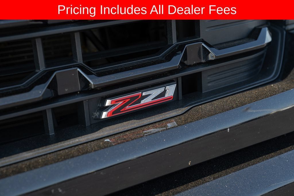 Used 2024 Chevrolet Silverado 1500 LT Trail Boss w/ LT Trail Boss Premium Package AWD/4WD image 3