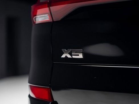 Used 2023 BMW X5 M50i w/ Executive Package image 29