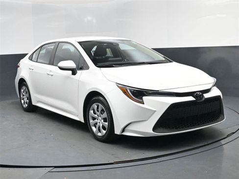 Used 2022 Toyota Corolla LE image 8