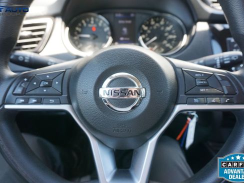 Used 2018 Nissan Rogue S AWD/4WD image 36