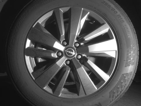 Used 2025 Nissan Pathfinder SV AWD/4WD image 12