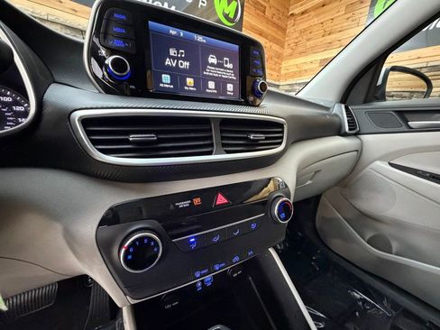 Used 2020 Hyundai Tucson SE w/ Winter Weather Package image 18