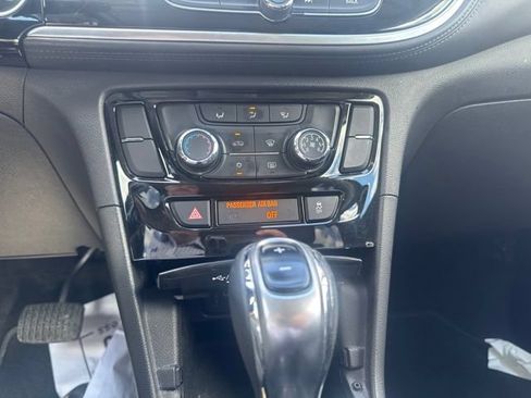 Used 2021 Buick Encore Preferred FWD image 17