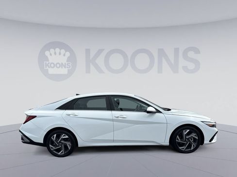 Certified 2025 Hyundai Elantra SEL FWD image 8