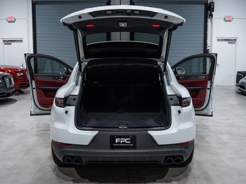 Used 2023 Porsche Cayenne Platinum Edition AWD/4WD image 47