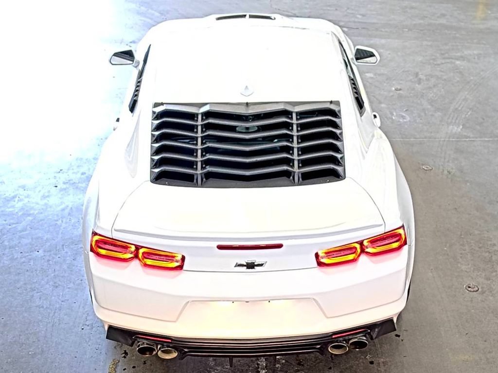 Used 2022 Chevrolet Camaro LT RWD image 2