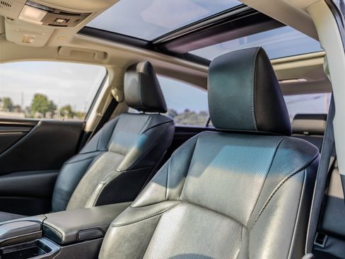 Used 2021 Lexus ES 350 w/ Premium Package FWD image 27