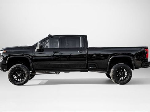 Used 2024 Chevrolet Silverado 2500 High Country w/ High Country Premium Package AWD/4WD image 9