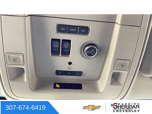 Used 2018 Chevrolet Suburban Premier AWD/4WD image 15
