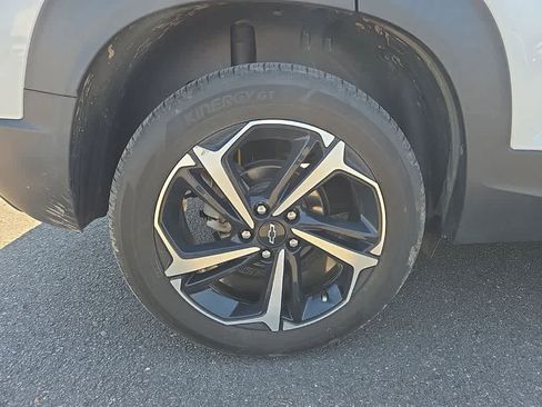 Used 2023 Chevrolet TrailBlazer RS w/ Sun and Liftgate Package image 12