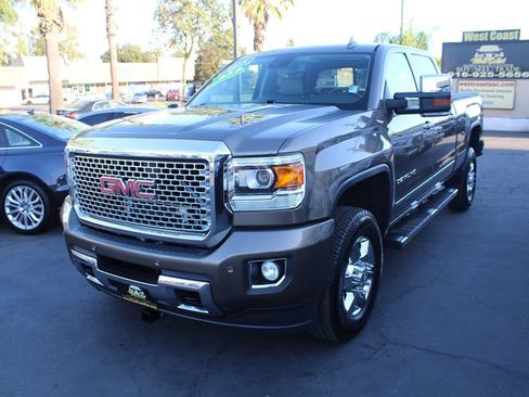 Used 2015 GMC Sierra 3500 Denali w/ Duramax Plus Package AWD/4WD image 4