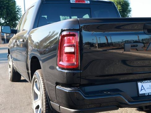 New 2026 RAM 1500 Express AWD/4WD image 10