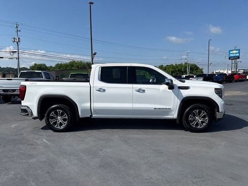 Used 2025 GMC Sierra 1500 SLT AWD/4WD image 2