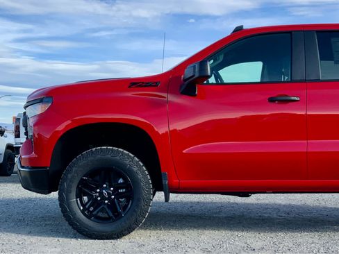 New 2026 Chevrolet Silverado 1500 Custom Trail Boss w/ LPO, Dark Essentials Package image 13