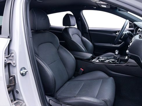 Used 2022 Kia Stinger GT-Line RWD image 33