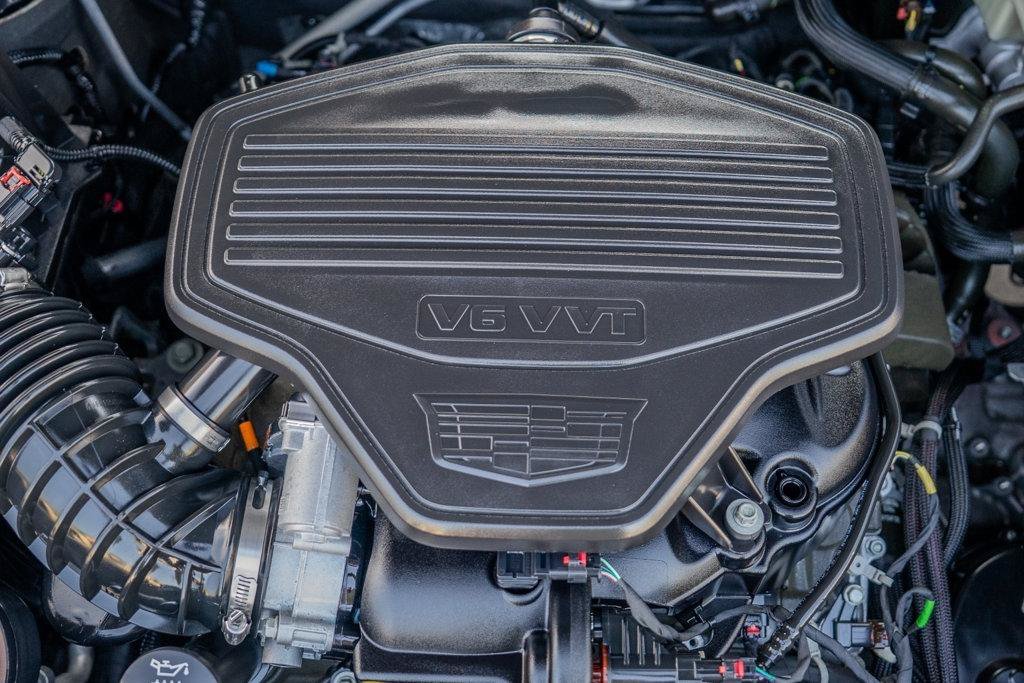 Used 2018 Cadillac XT5 Luxury w/ Driver Awareness Package FWD image 11