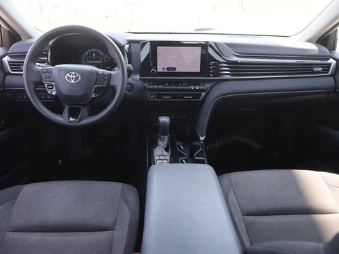 Used 2025 Toyota Camry LE image 21