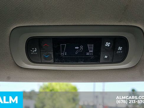 Used 2023 Chrysler Voyager LX FWD image 35