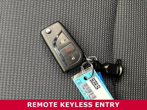 Used 2021 Toyota RAV4 LE image 35